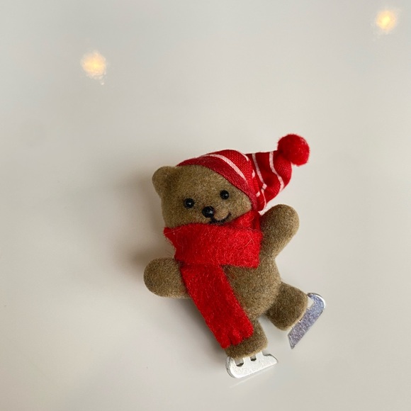 Jewelry - 90's Vintage Fuzzy Ice Skating Bear Brooch Teddy Bear Winter Christmas